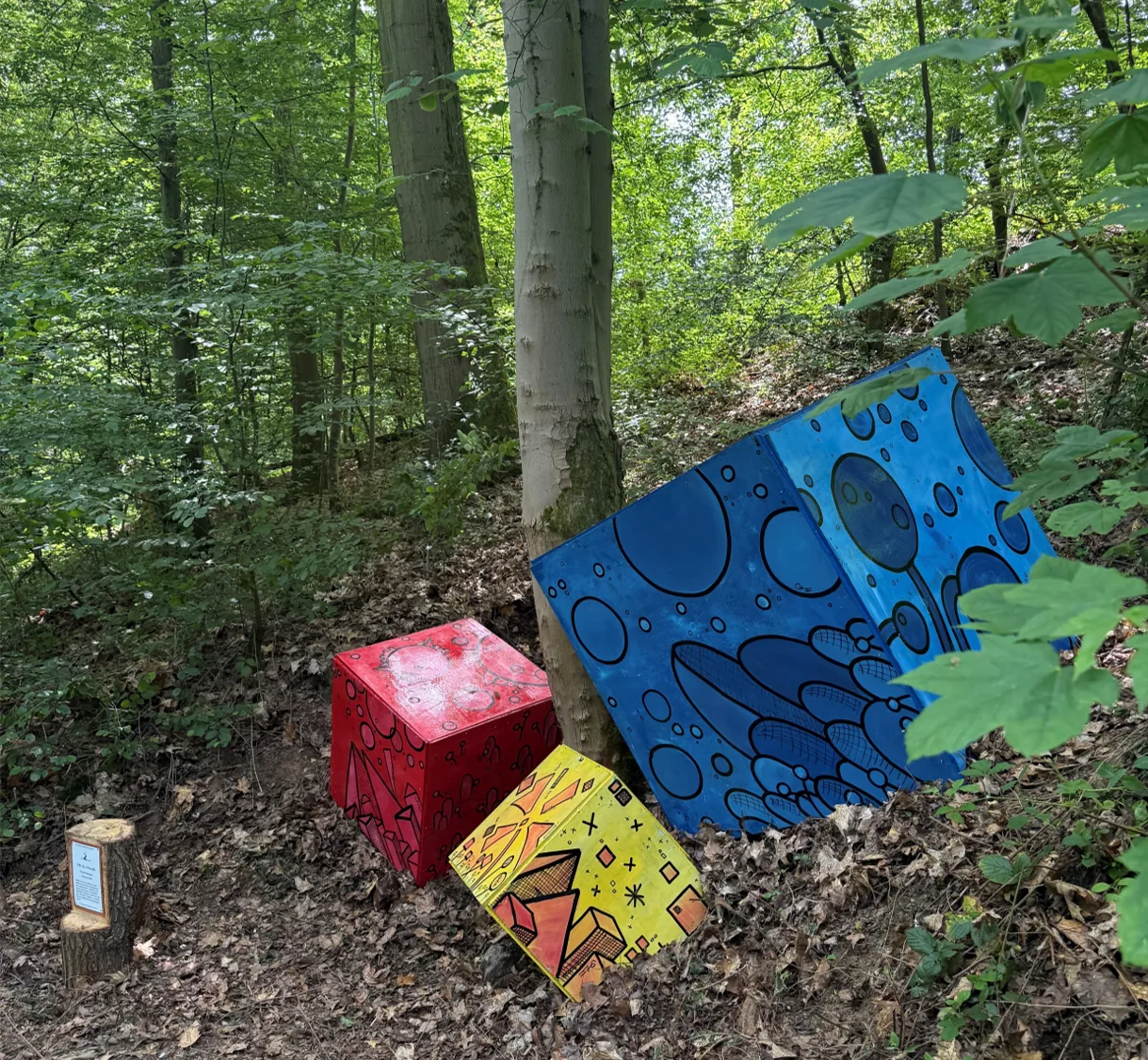 Les Dés du Monde — La Fête de mai — Gesves, Belgique, Mai 2026 — Installation permanente — projet de Tristan Alexandre